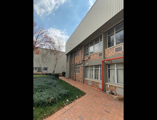 511M² OFFICE TO LET IN KELVIN